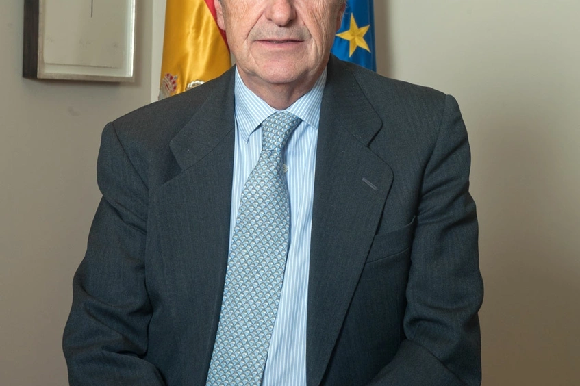 Foto artículo: La CNMC explora con el PSOE la incorporación al organismo de consejeros de sensibilidad progresista