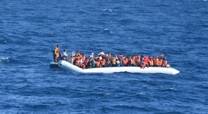 Lancha de inmigrantes avistada cerca de Canarias
